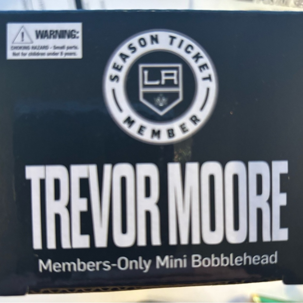 Los Angeles Kings TREVOR MOORE Thousand Oaks Native Shirt/Mini-Bobblehead COMBO - Picture 8 of 13